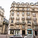 1 Bedroom Apartment Central Paris