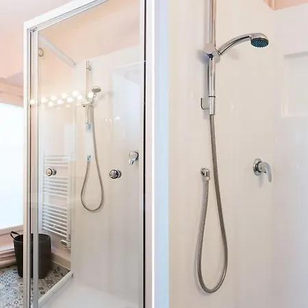 1 Bedroom Central