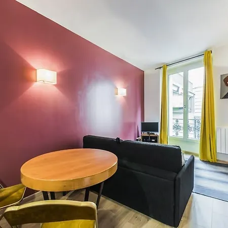 1 Bedroom Central *